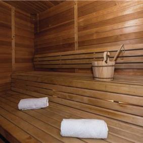 4 Bedroom Villa with Pool and Sauna in Skradin, Sleeps 8-14